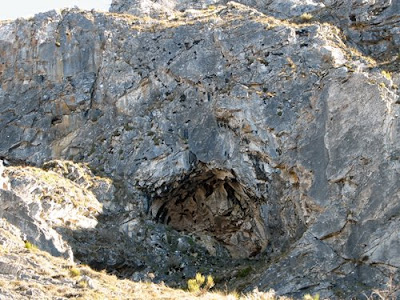 ALTO SIL. Las montañas y sus pueblos Las cuevas de Cuevas del Sil
