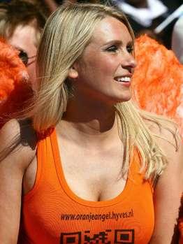 big-chested-holland-fan-16595383__MBHF,templateId=renderScaled,property=Bild,height=349.jpg