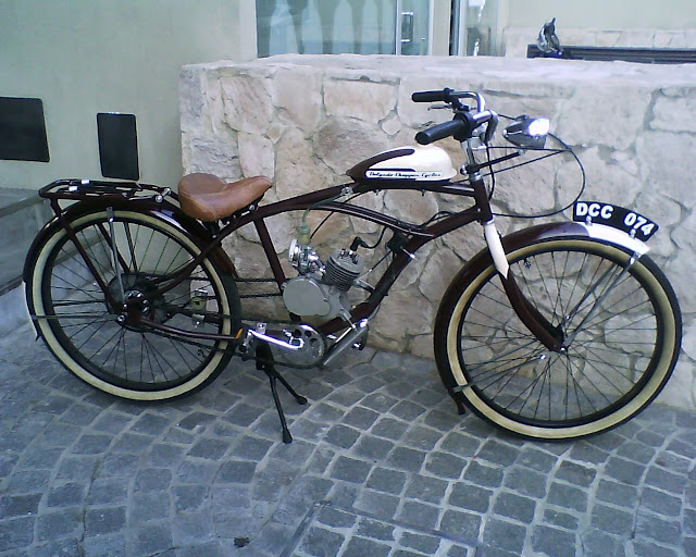 Bicicleta con motor estilo vintage(retro) DCC