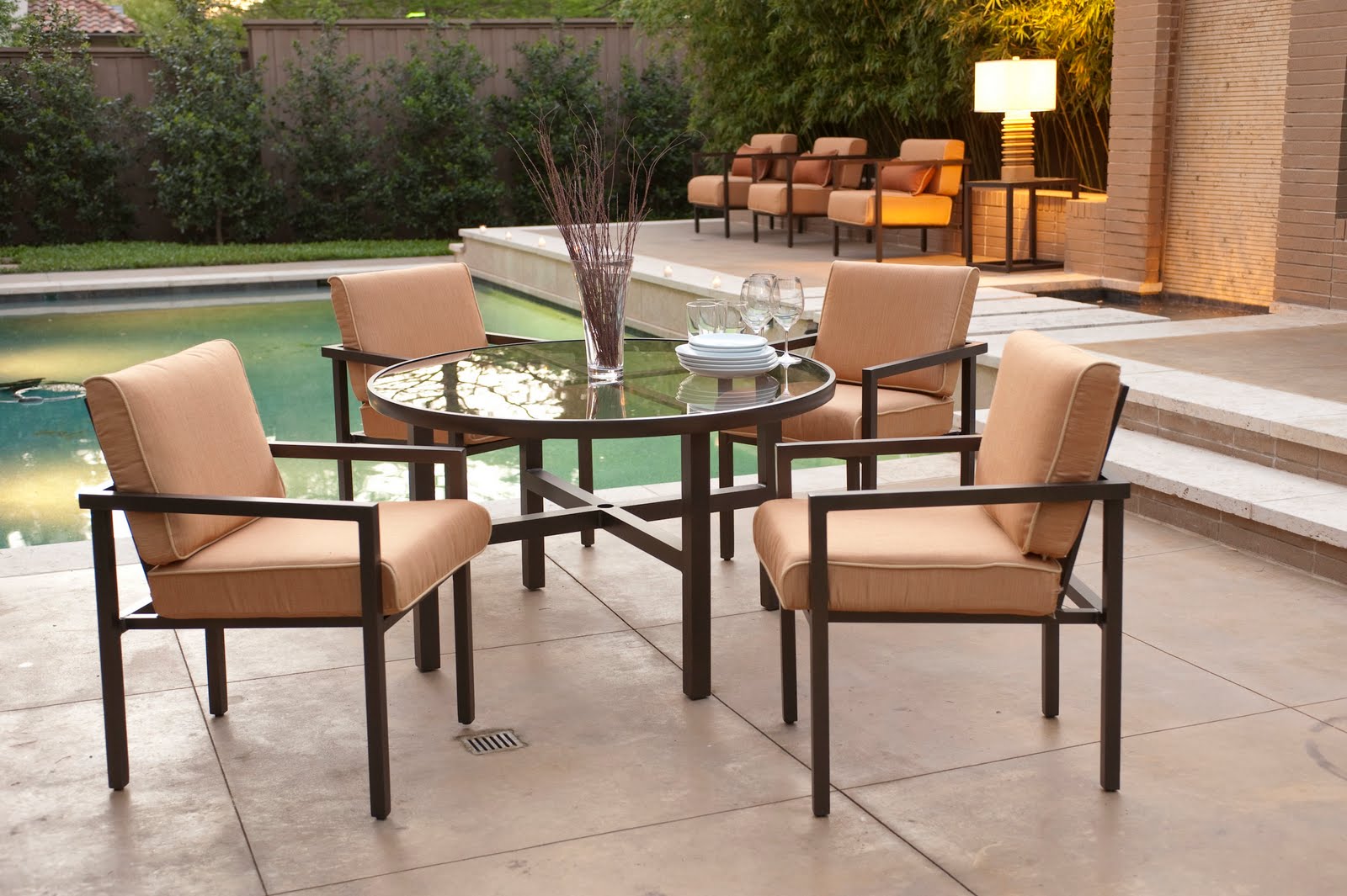 Joe Ruggiero Designer/ HGTV Host Casual/Outdoor Furniture Market