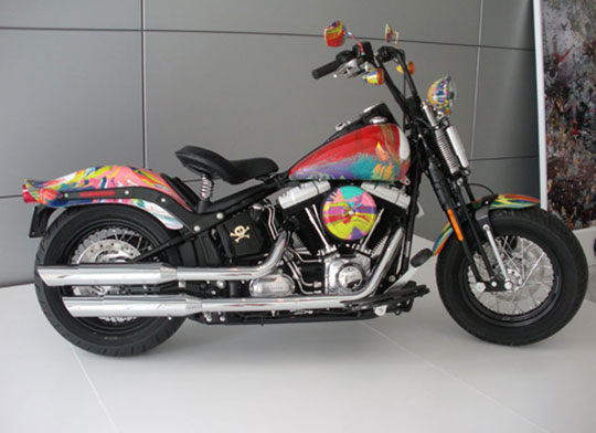 [damien-hirst-harley-davidson-1.jpg]