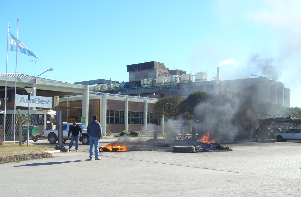 [Quema+de+cubiertas+en+malteria.jpg]