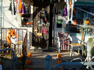 House decorated with Halloween decorations