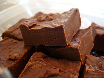 Cut fudge slices in clear container