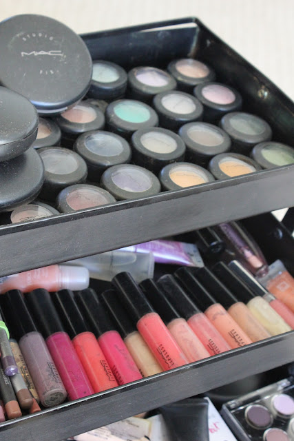 Makeup container full of cosmetics - 15