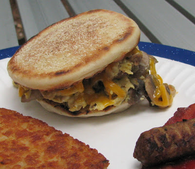 camping cuisine – breakfast sandwiches