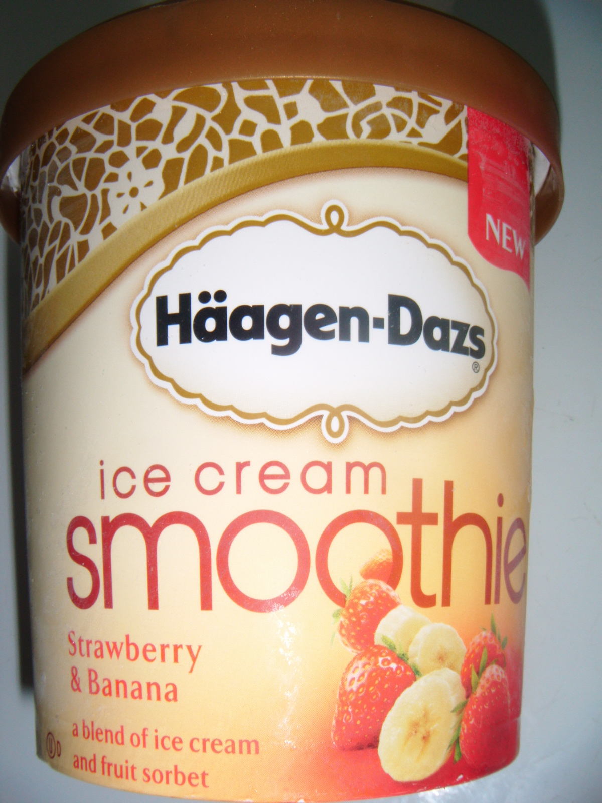 FOODSTUFF FINDS HaagenDaz Ice Cream Smoothie [Strawberry and Banana