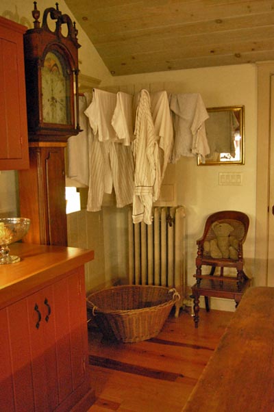 [laundry_kitchen_small2.jpg]