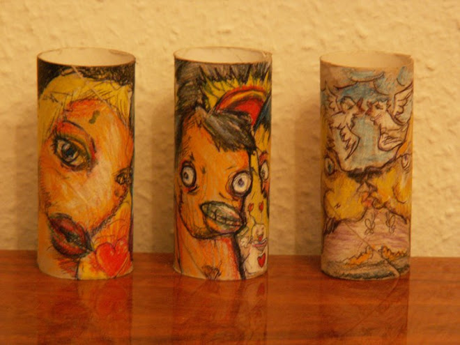 i made somme stuff on toilet paper rolls