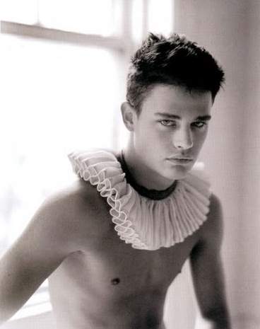 Favorite Hunks & Other Things: Favorite Face Of The Day: Trace Riff