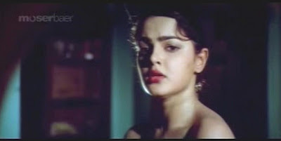 Masala Dose: Mamta Kulkarni Goes Topless [Karan Arjun]