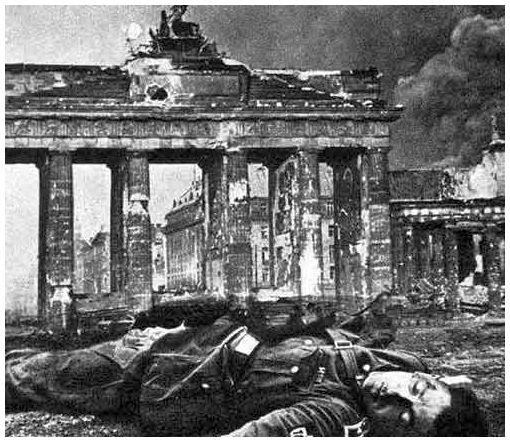 fall-berlin-1945-second-world-war-amazing-pictures.jpg