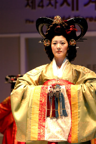 KOREA: apakah baju adat Korea Selatan dan Korea Utara berbeda?