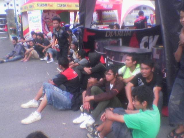 LAGI DI POSNYA DJARUM BLACK