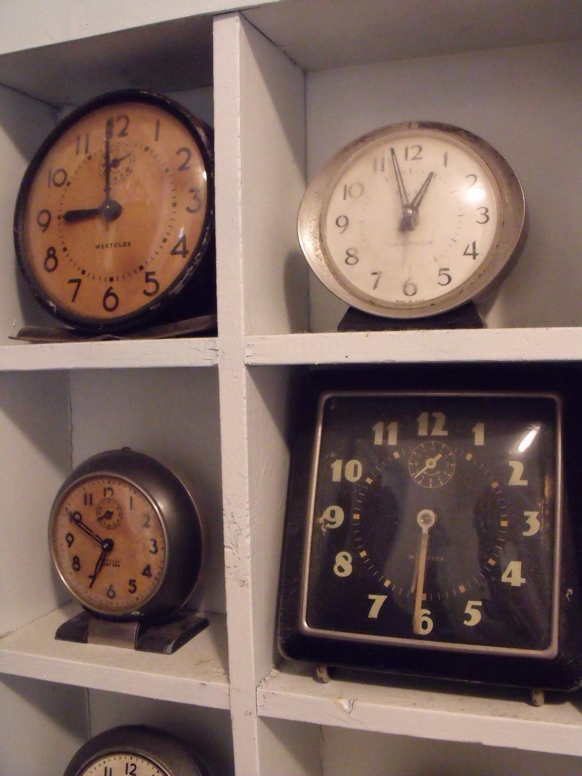 Pink Daisys Blog Clock Obsession