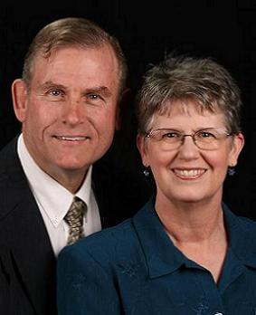 Elder David y Hna. Pam Johnson