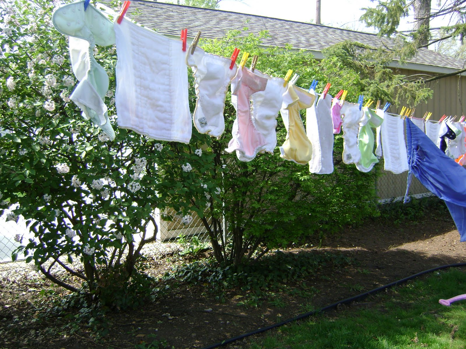 How to Hang Clothes On A Clothesline - The RIGHT Way!