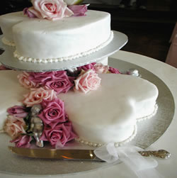 [wedding_cake_simple_elegant.jpg]