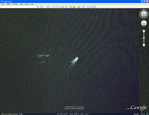 [nessie-google-earth-boat.jpg]