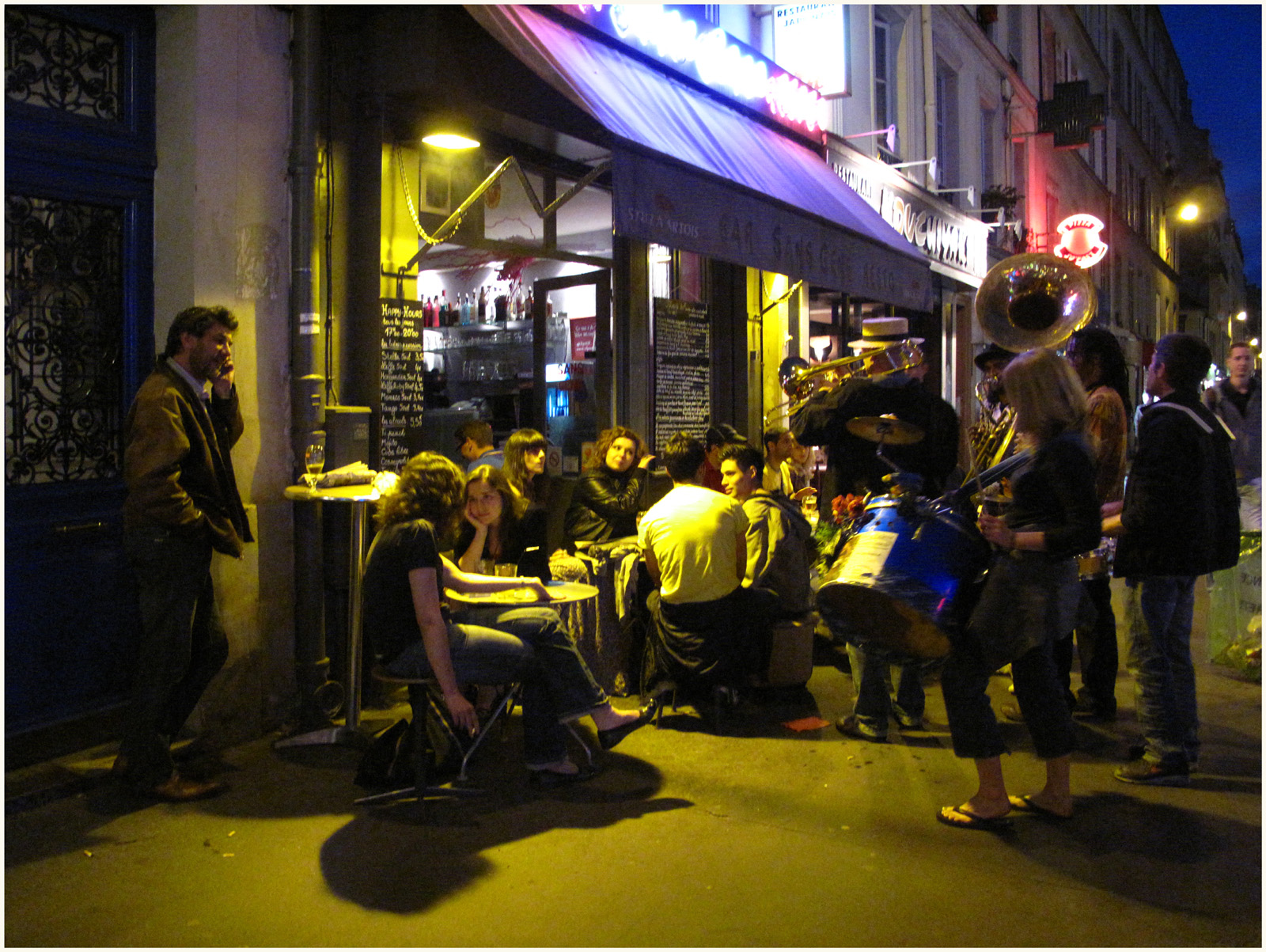 CERGIPONTIN: Rue Oberkampf (Paris 11ème) : le brass band *** the brass band