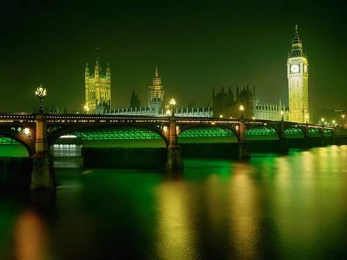 [london-bridge-15.jpg]