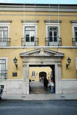 [Pal_cio_dos_Condes_do_Redondo.jpg]