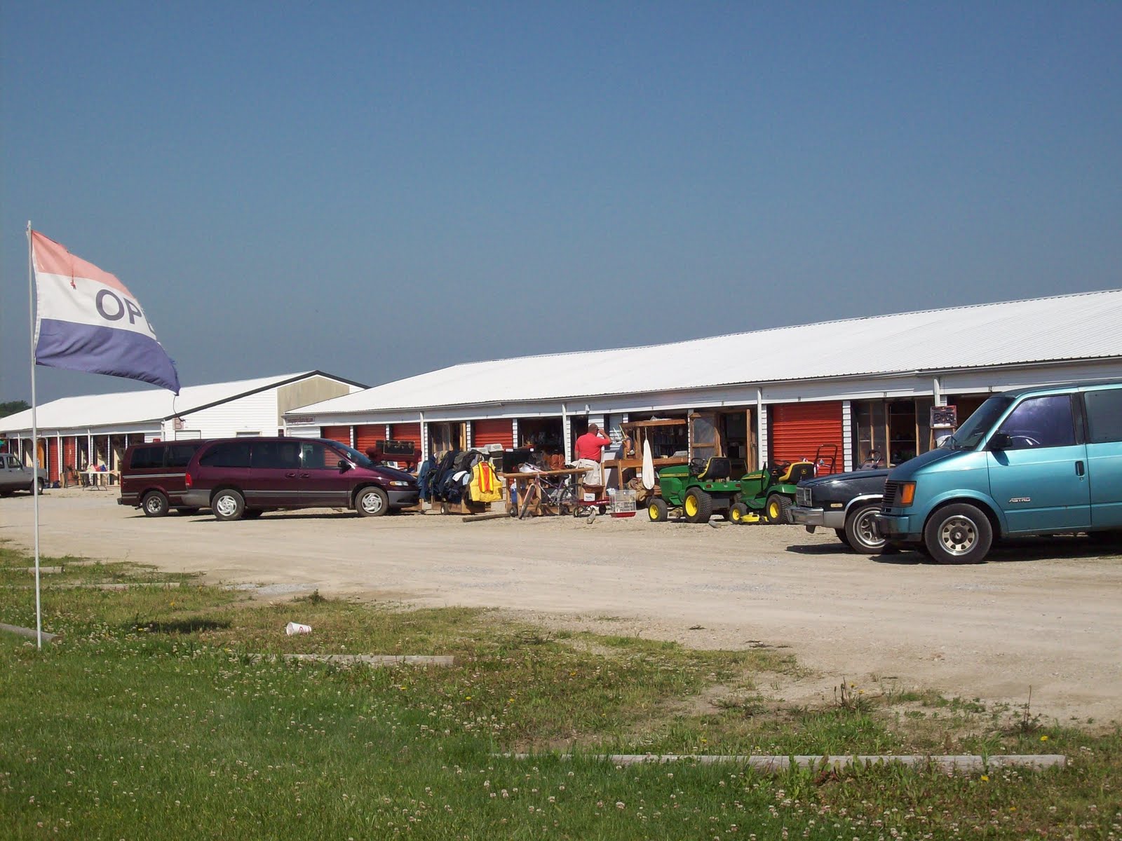 Life in Altamont Gregory's Flea Market