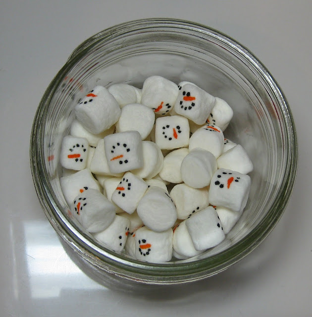 mini marshmallow snowman