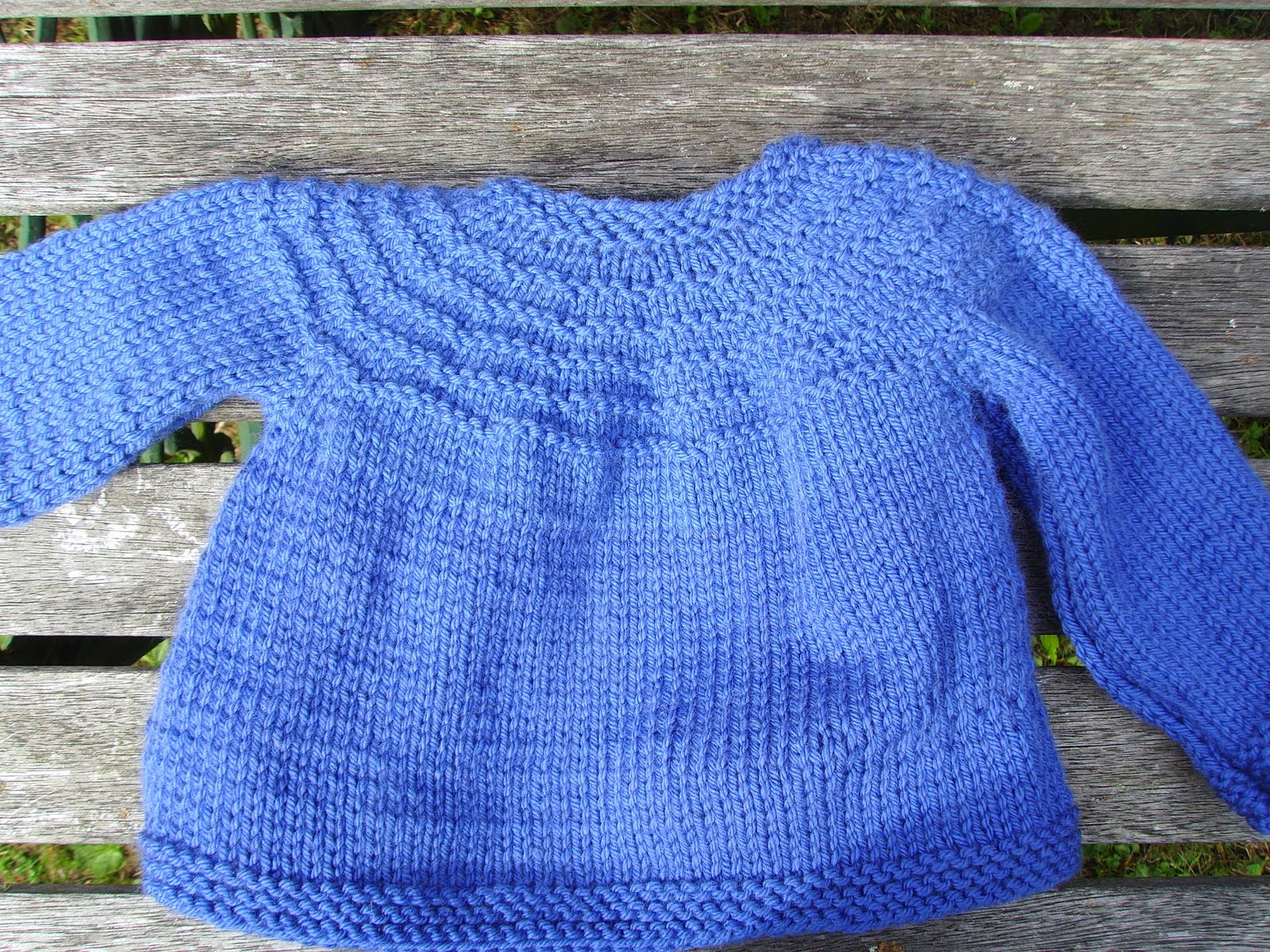 Free knitting pattern for baby cardigans