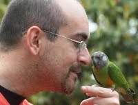 Con un pappagallo del Senegal