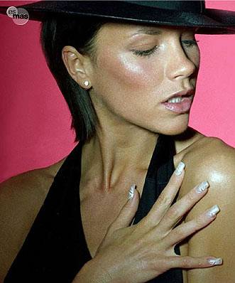 Como decoran sus uñas las celebrities?