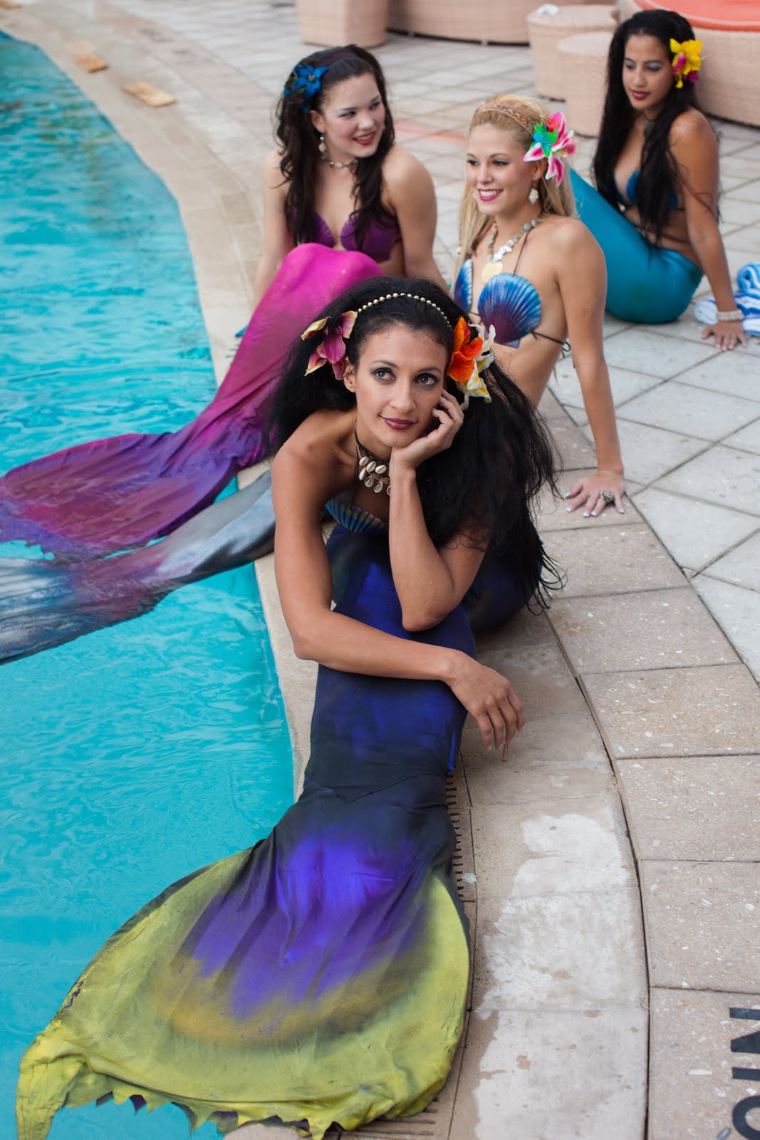 fragments: Mermaid Show at Wreck Bar, Ft Lauderdale