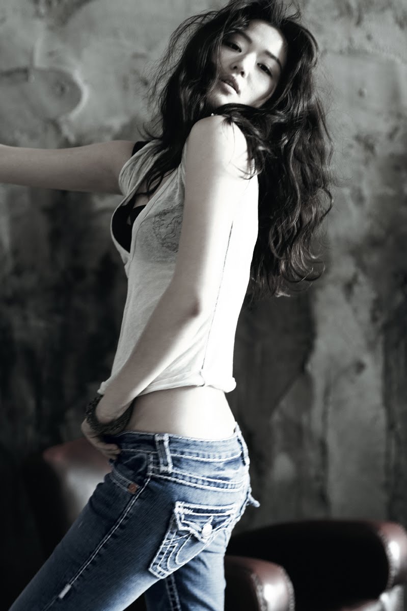 Jun Ji-hyun - Photo Actress