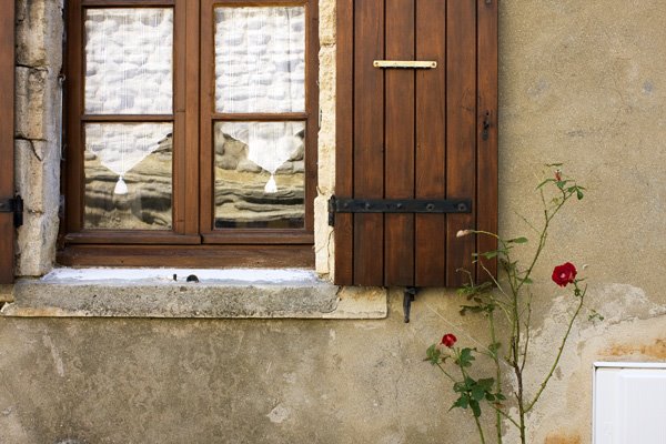 [BLOG+Provence-1-119+Window+saignon.jpg]