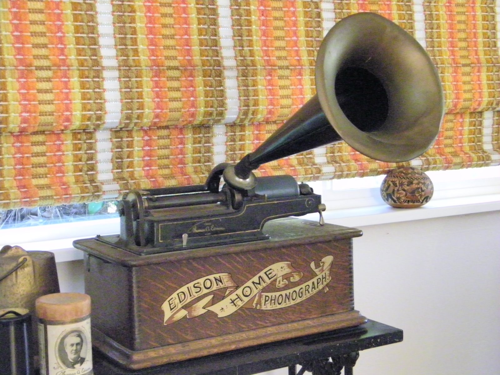 Фонограф звук. Фонограф Эдисона 19 век. Фонограф 1877.