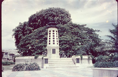 memorial+on+queen+elizabeth+walk.JPG