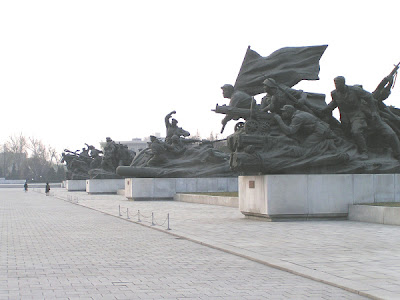 337_Pyongyang_Victory_Monument.jpg