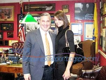 [MissUniverse2009.jpg]