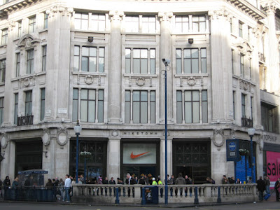 Flagship Stores in London: Nike