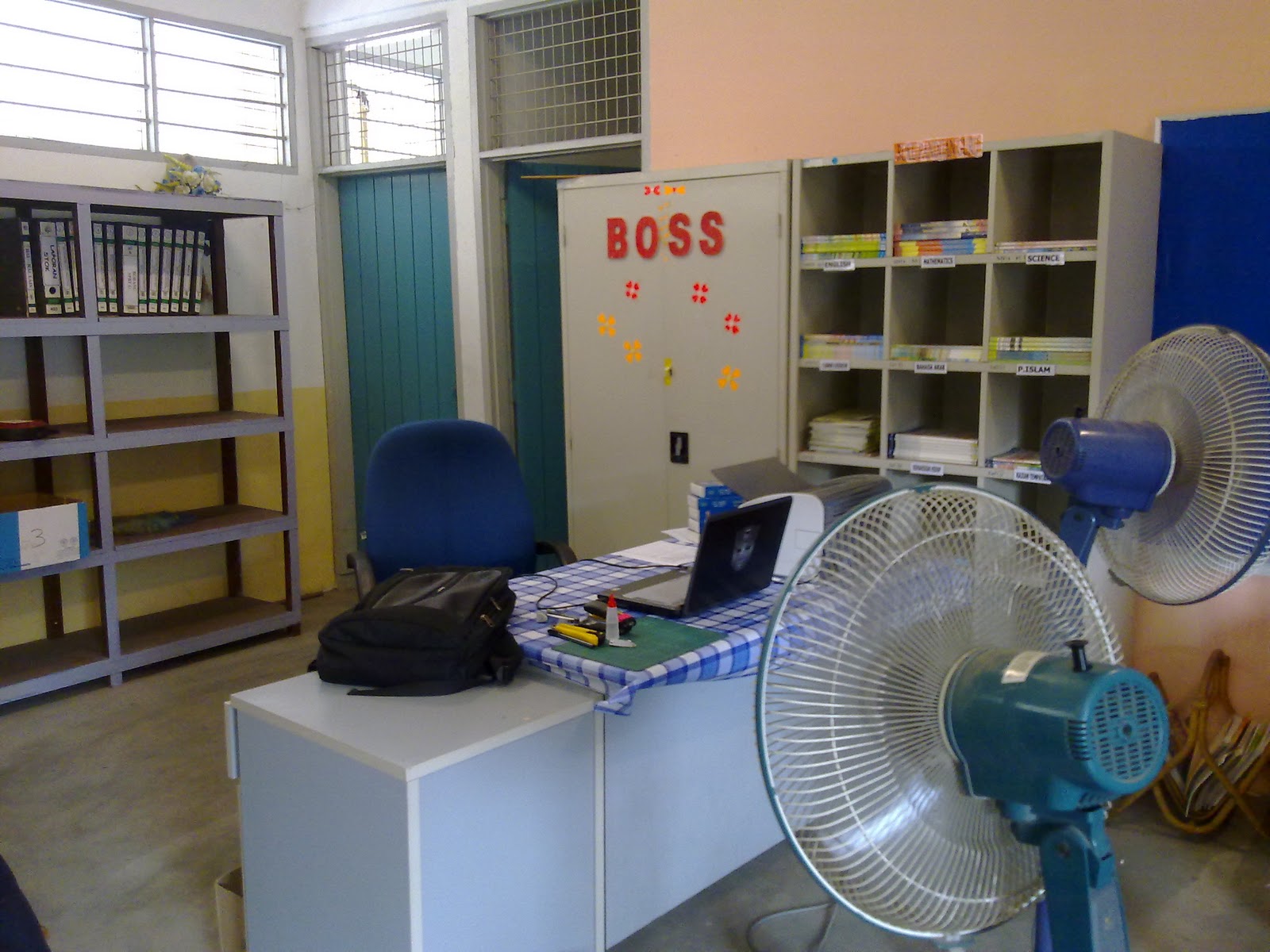 SPBT SK SERI IMPIAN: BILIK BOSS