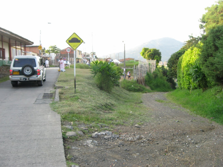 VIA EN PROYECTO DE PAVIEMNTACION