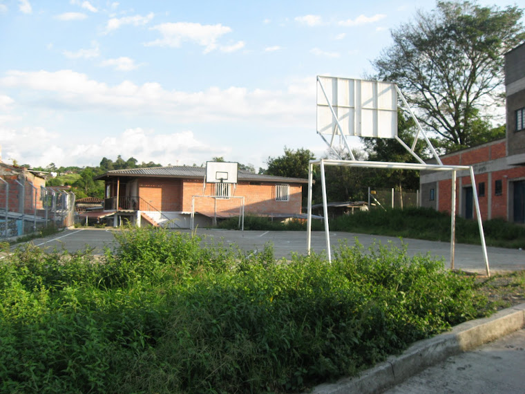 ESCUELA Y COLEGIO EL ROCIO