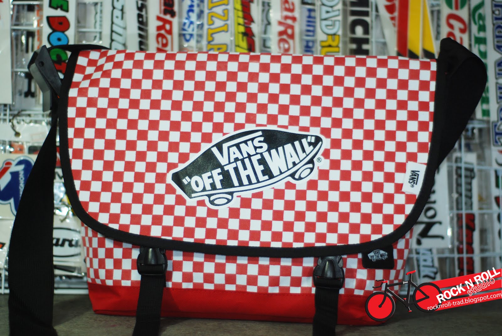 Rock N Roll Studio & Trading VANS off the Wall Messenger Bag (Medium Size)