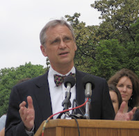 Rep. Blumenauer proposed The Responsibility to Iraqi Refugees Act
