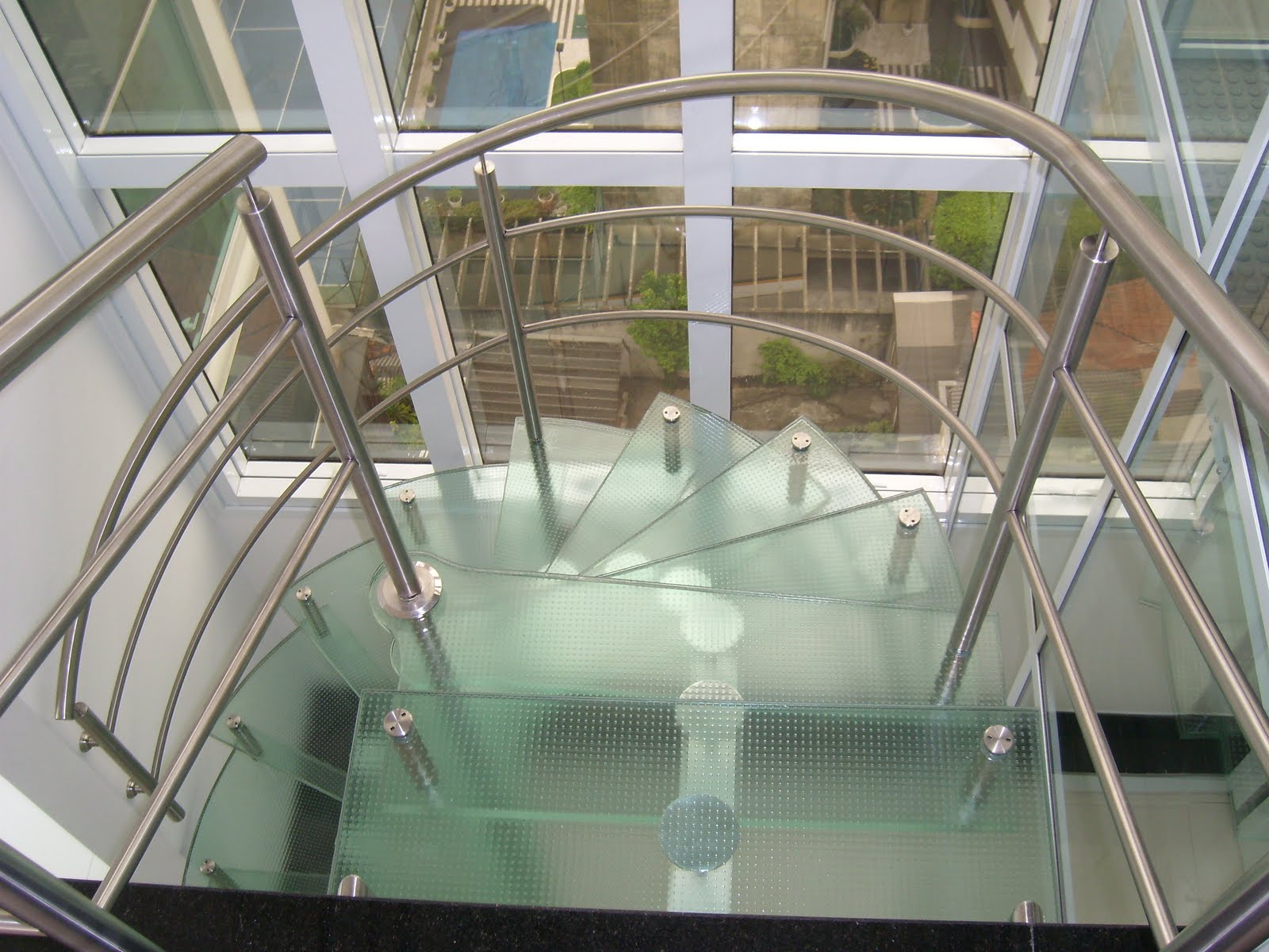 [SL730211.JPG]