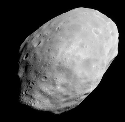 Phobos Picture - Mars Global Surveyor