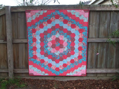 Art:Quilts and Quilters:PiecedQuilts:Hexagon