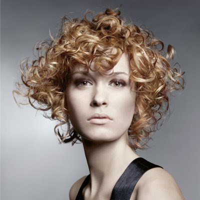 Scene Hairstyles Women: Curly Hair Perm Style