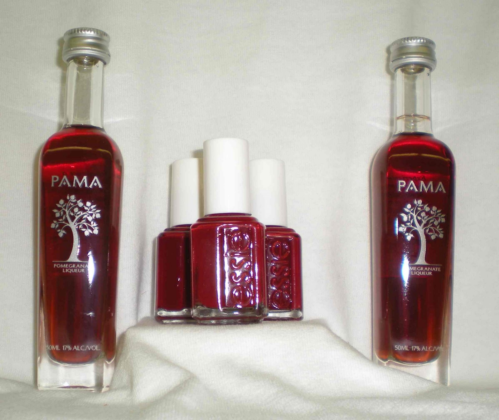 [PAMA-Essie%20bottles%201.jpg]