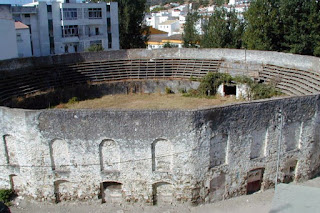 La antigua plaza de toros de Ubrique antes de su demolición [Foto: Papeles de Historia]